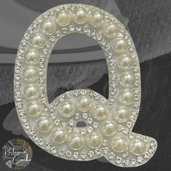 Letter Q White Faux Pearl Iron On Patch - Picture 1 of 2